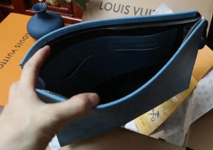 LV Clutch Bags 4206A-0867