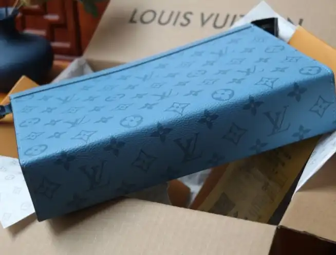 LV Clutch Bags 4206A-0867
