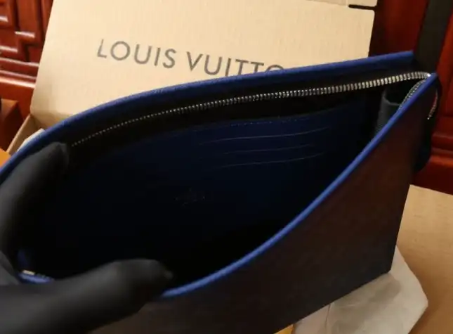 LV Clutch Bags 4206A-0868