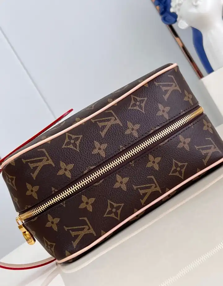 LV Cosmetic Bags 4206A-1249