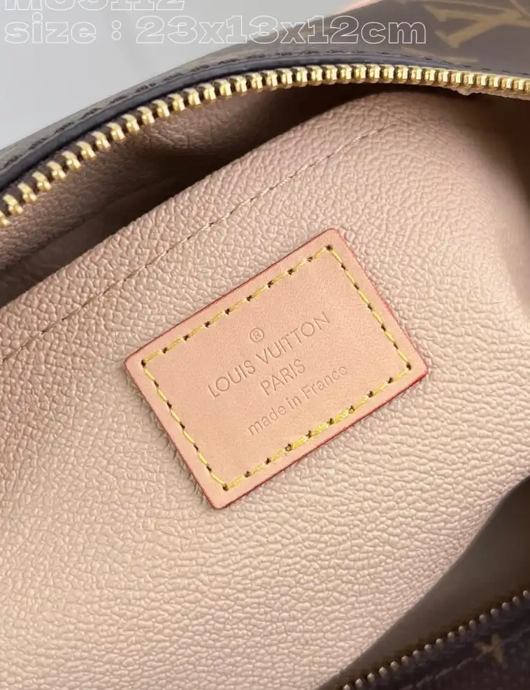 LV Cosmetic Bags 4206A-1249