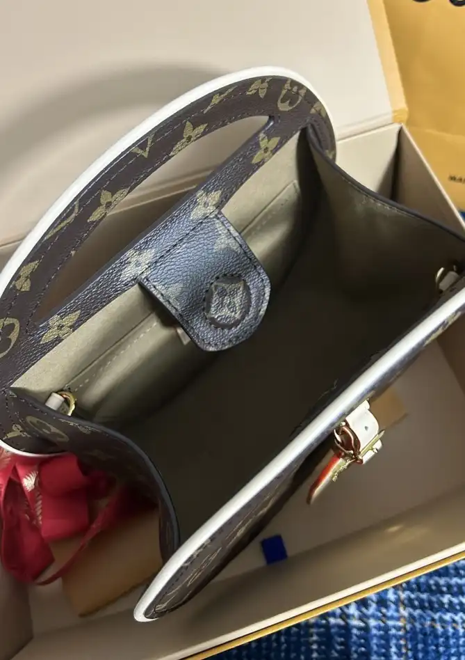 LV Round Bags 4206A-2686
