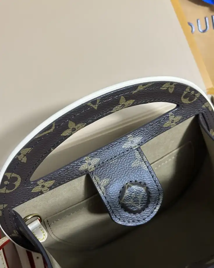 LV Round Bags 4206A-2686