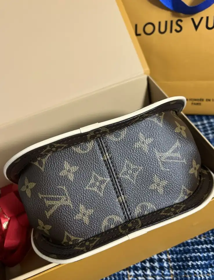 LV Round Bags 4206A-2686