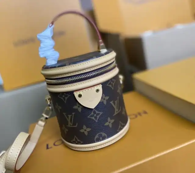 LV Round Bags 4206A-2865