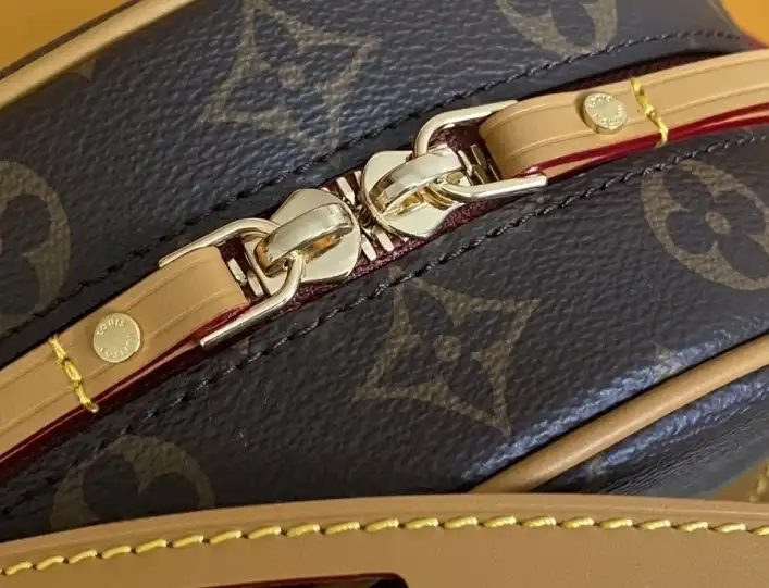 LV Round Bags 4206A-3305