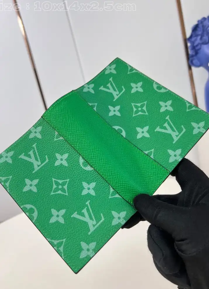 LV Wallets 4206A-3458