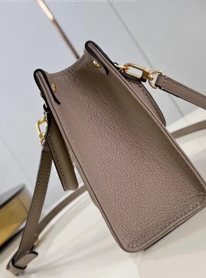 LV Shopping Bags 4206A-3479