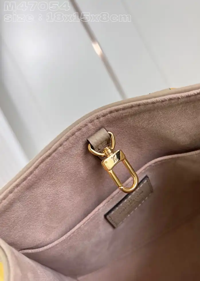 LV Shopping Bags 4206A-3479