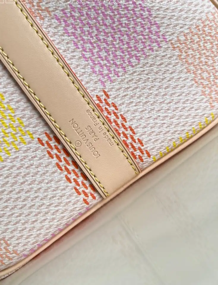 LV Travel Bags 4206A-3525