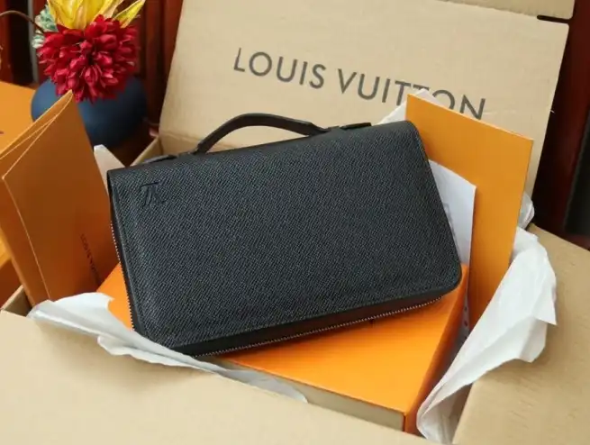 LV Clutch Bags 4206A-3682
