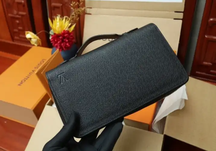 LV Clutch Bags 4206A-3682