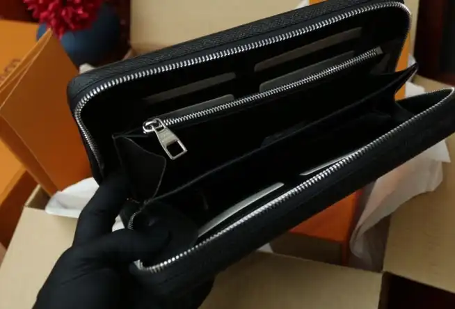 LV Clutch Bags 4206A-3682