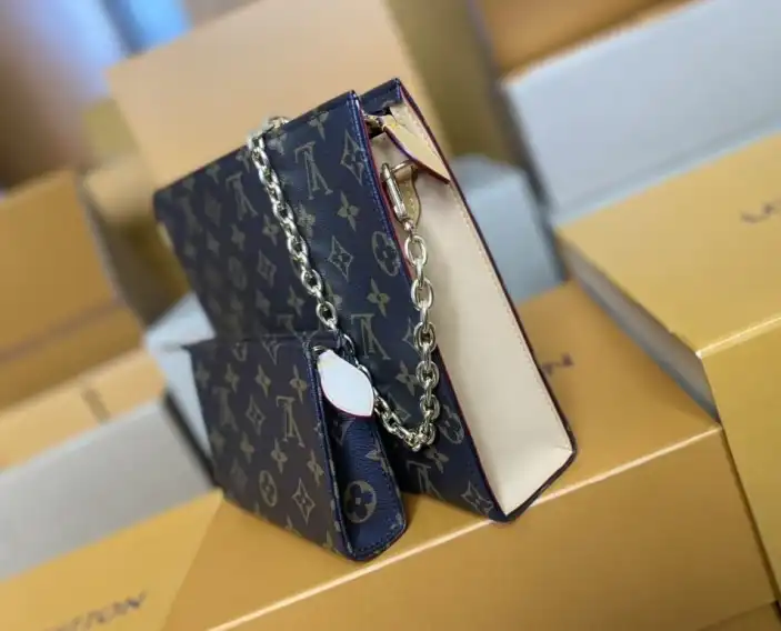 LV Clutch Bags 4206A-4111