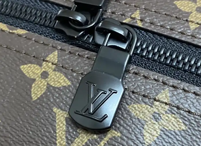 LV Backpacks 4206A-4120