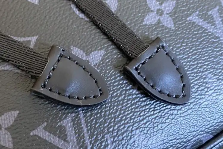 LV Backpacks 4206A-4121