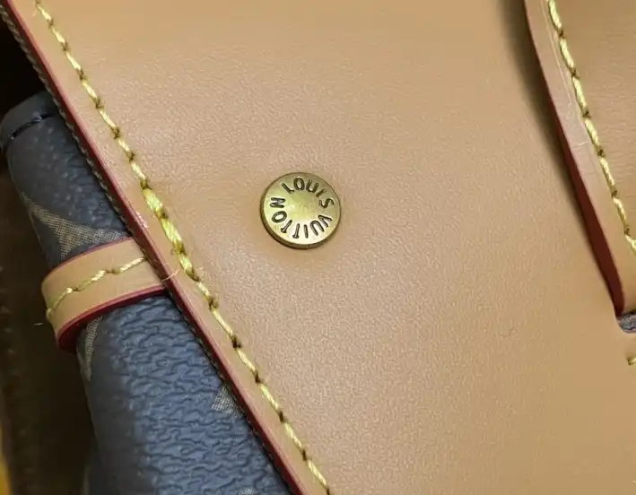 LV Backpacks 4206A-4122