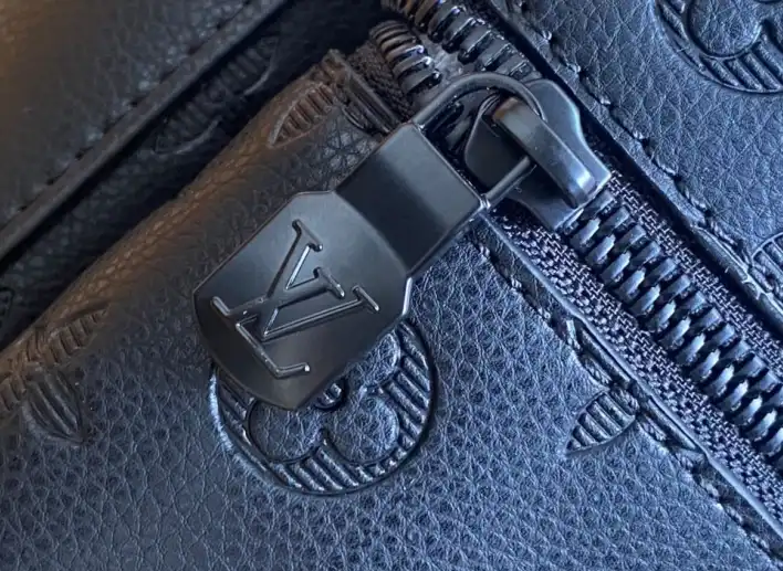 LV Backpacks 4206A-4125