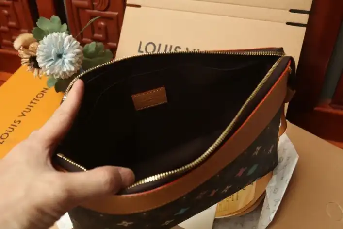 LV Clutch Bags 4206A-4541