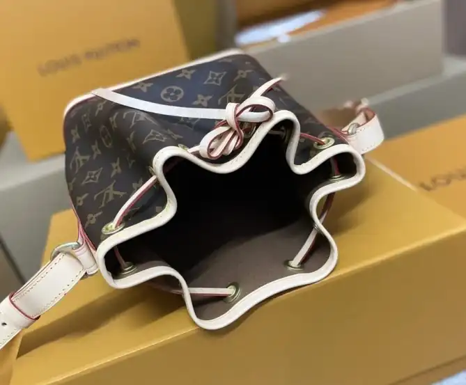 LV Bucket Bags 4206A-5176
