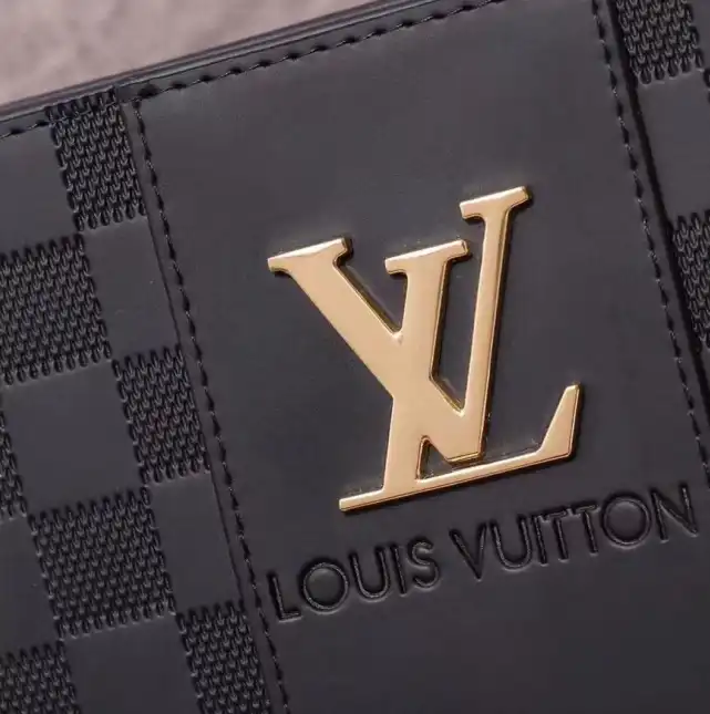 LV Clutch Bags 4206A-5533