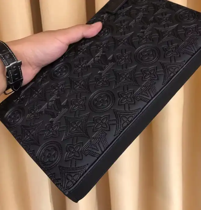 LV Clutch Bags 4206A-5536