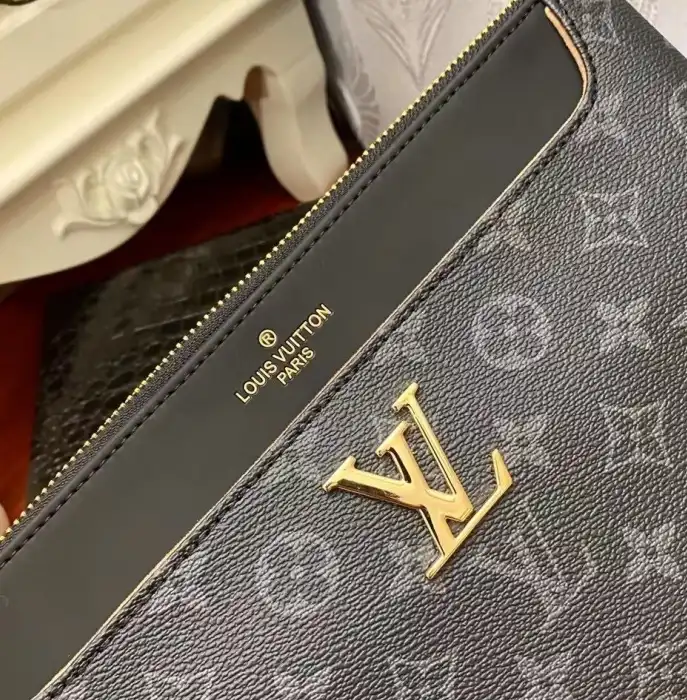 LV Clutch Bags 4206A-5541