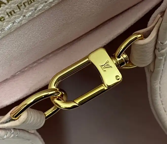 LV Backpacks 4206A-5796