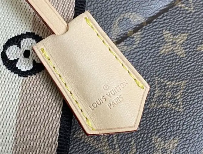 LV Top Handle Bags 4206A-5808