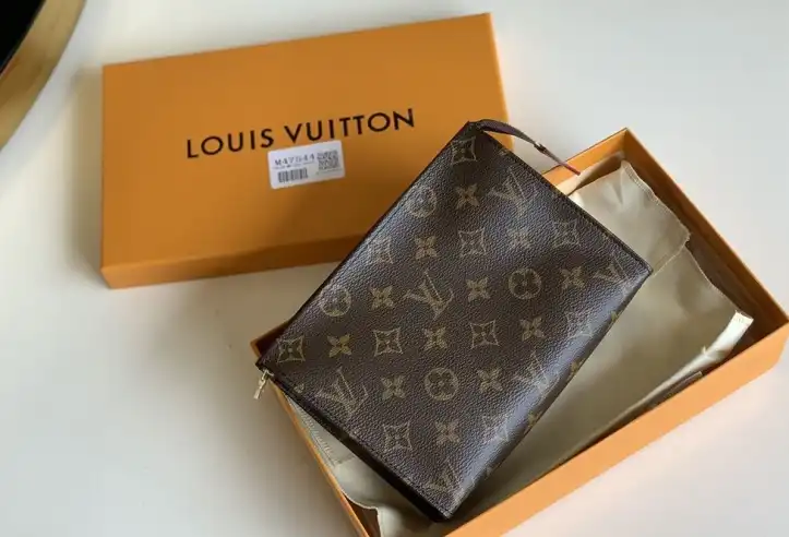 LV Clutch Bags 4206A-5946