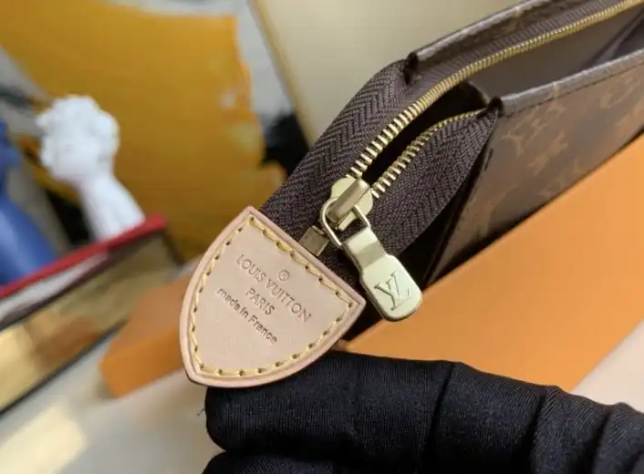 LV Clutch Bags 4206A-5946