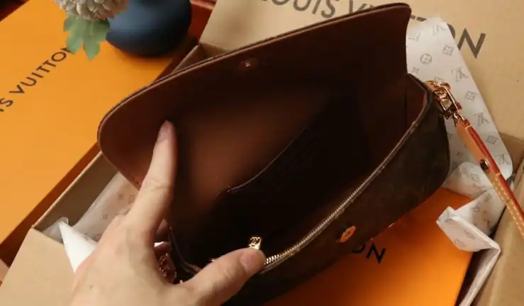 LV Clutch Bags 4206A-6243