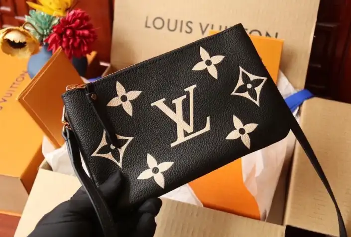 LV Clutch Bags 4206A-6275