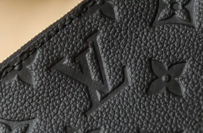 LV Clutch Bags 4206A-6276