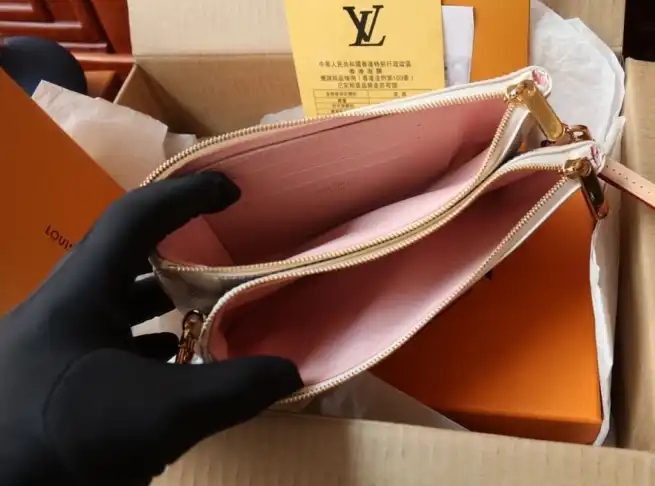 LV Clutch Bags 4206A-6278