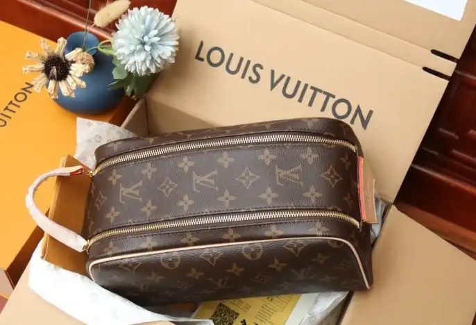 LV Cosmetic Bags 4206A-6283