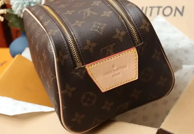LV Cosmetic Bags 4206A-6283