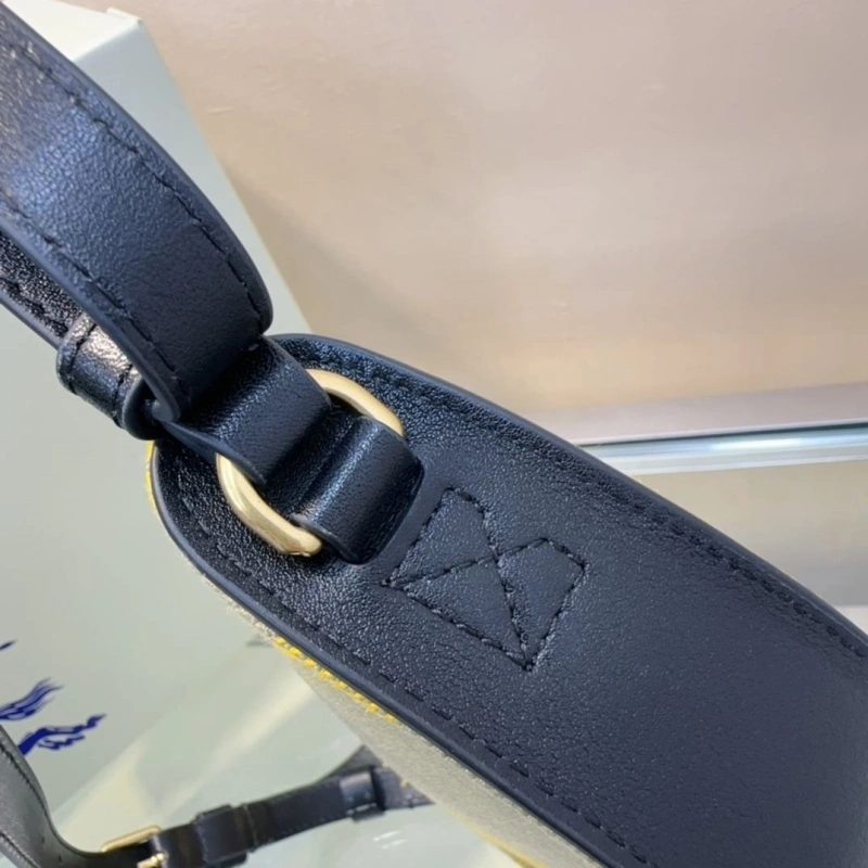 Bv*b*rry top handle bags 4211d-0024