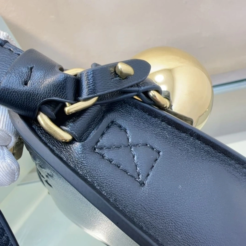 Bv*b*rry top handle bags 4211d-0026