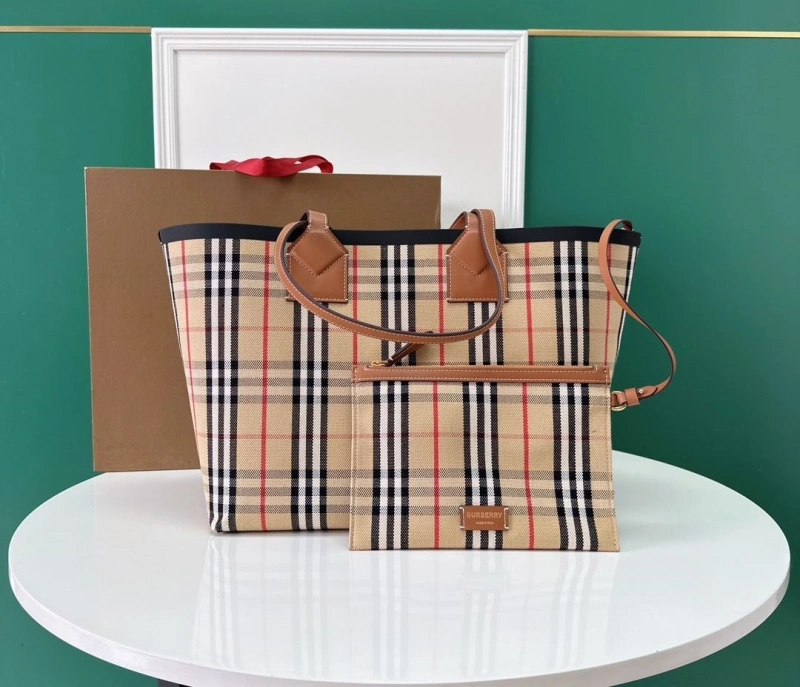 Bv*b*rry shopping bags 4211d-0066
