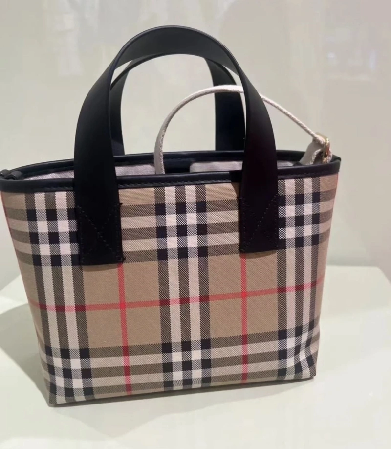 Bv*b*rry shopping bags 4211d-0077