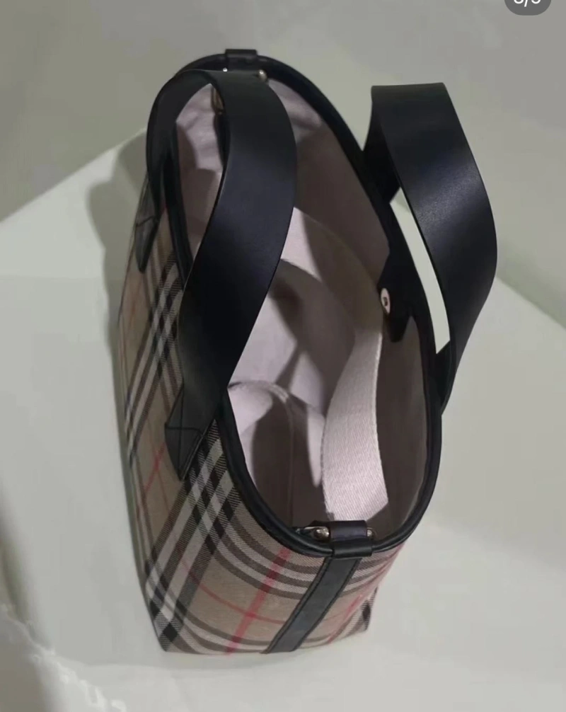 Bv*b*rry shopping bags 4211d-0077