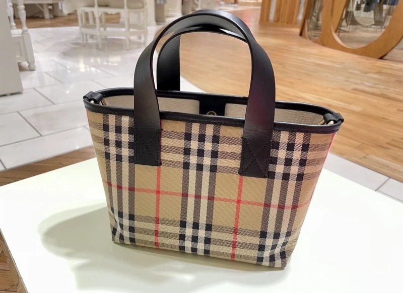 Bv*b*rry shopping bags 4211d-0077