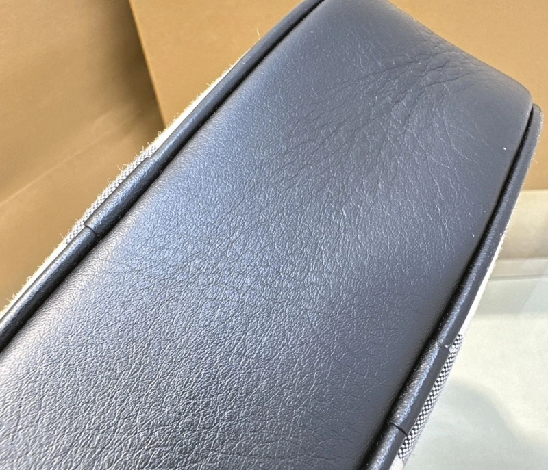 Bv*b*rry satchel bags 4211d-0161