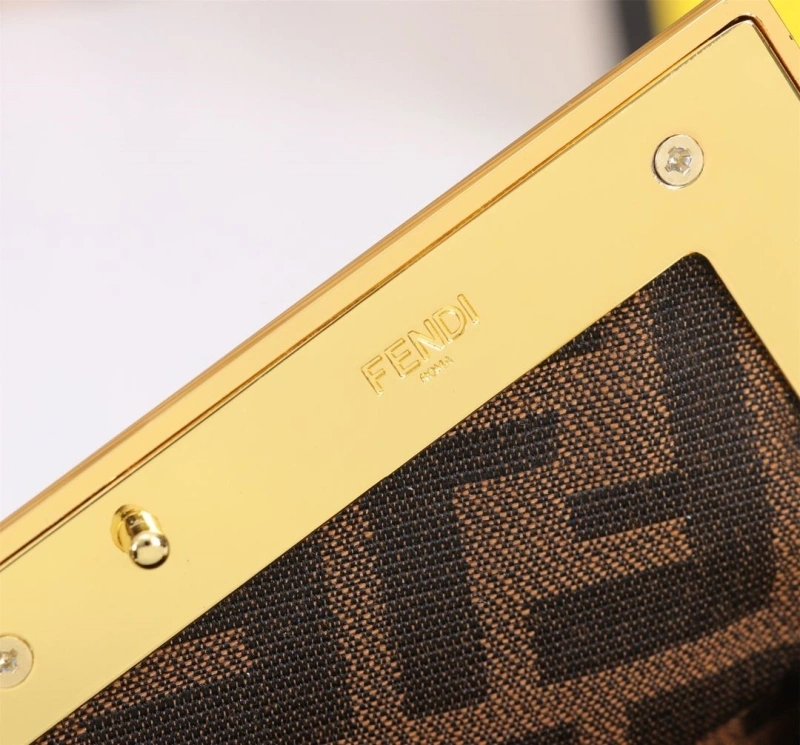 F**di first bags 4220-0025