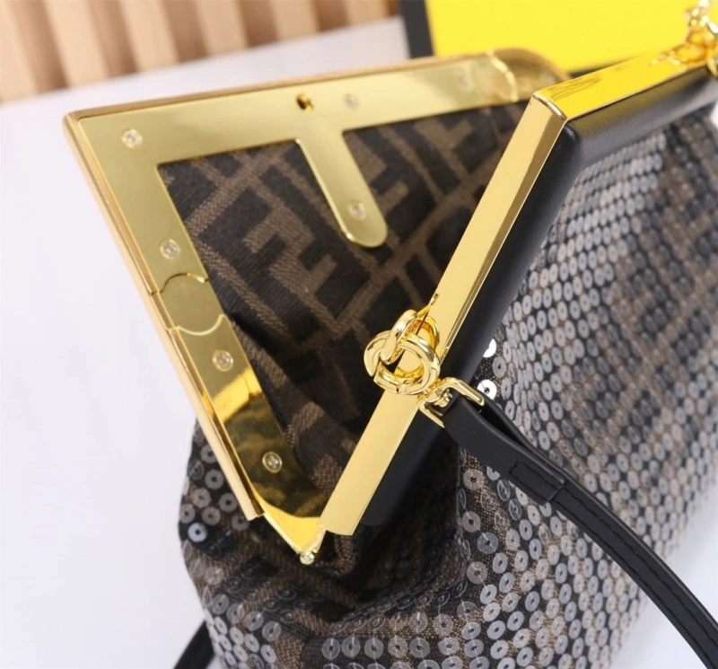 F**di first bags 4220-0026