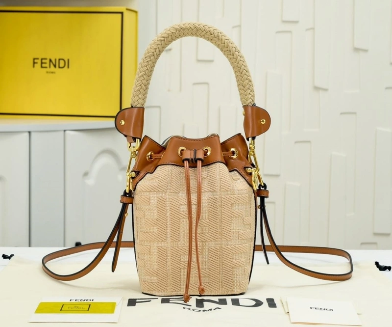 F**di bucket bags 4220-0033