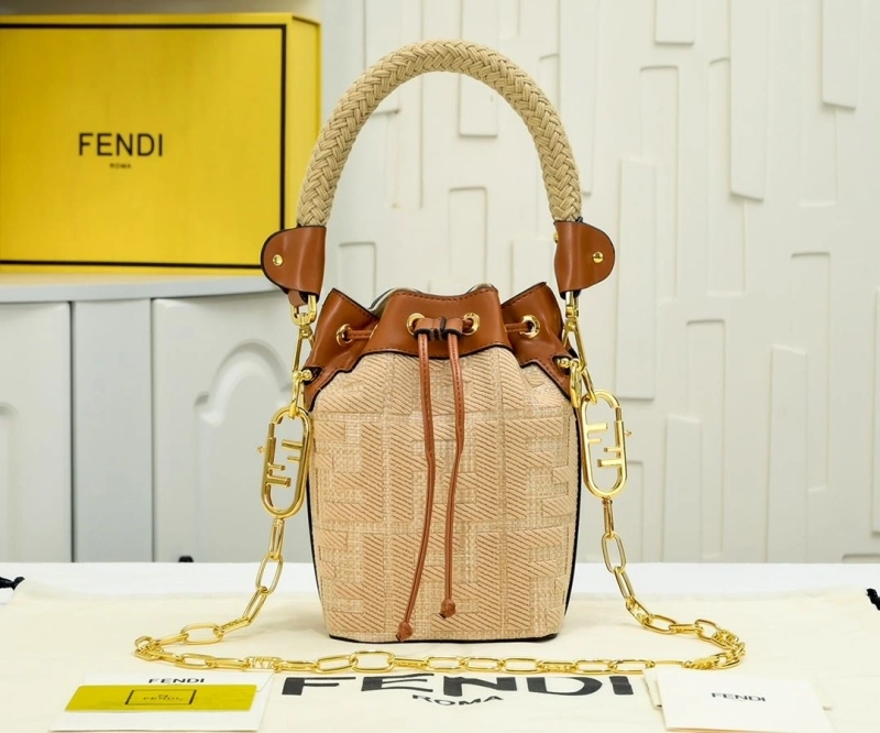 F**di bucket bags 4220-0033
