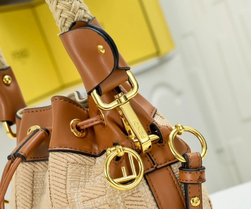 F**di bucket bags 4220-0033