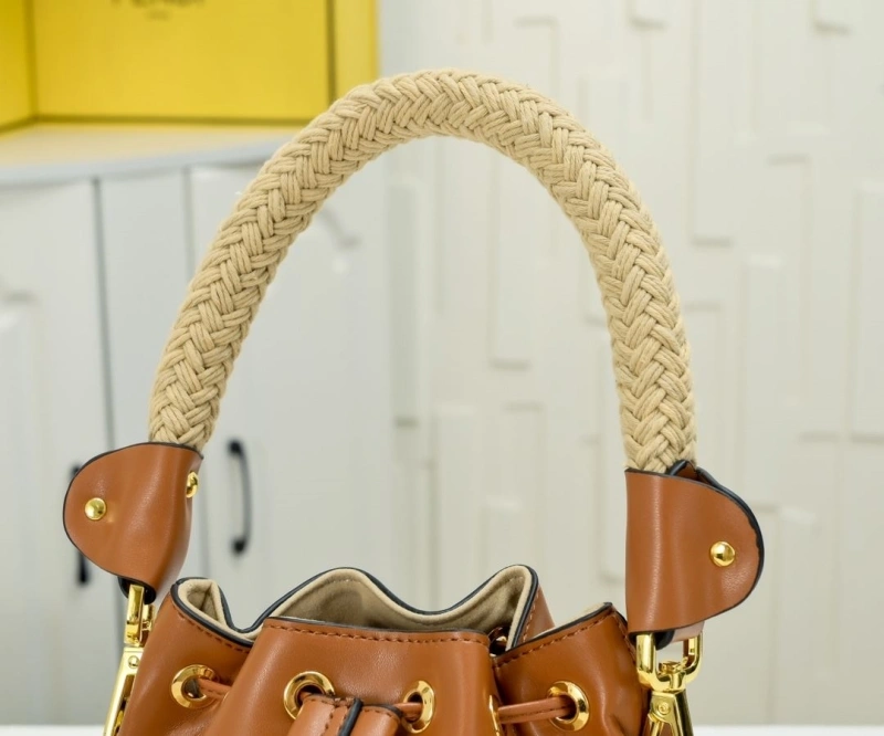 F**di bucket bags 4220-0033